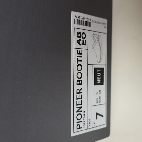 ABEO pioneer bootie new in box tan with beige faux fur lining, grip soles size 7 - Picture 5 of 5